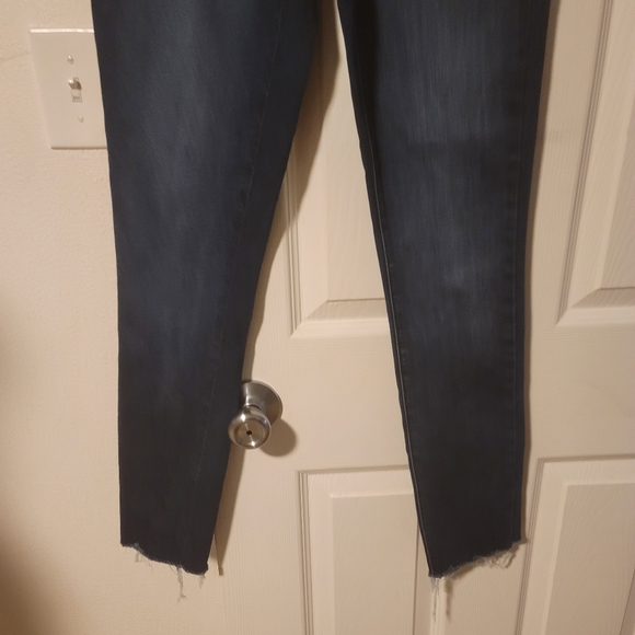 Sold - Picture 5 of 13